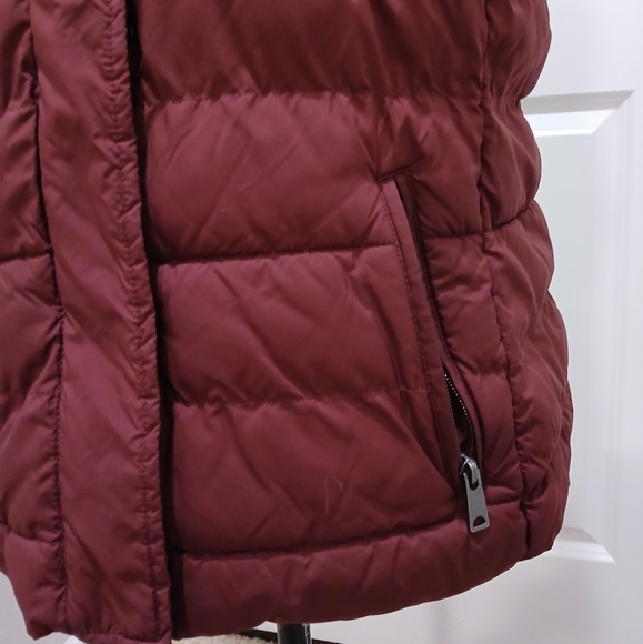 🔥SALE🔥Banana Republic Puffy Vest - Picture 2 of 14